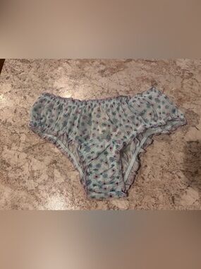 VS PINK WINK Ruffle Cheeky Panty NWT Medium Floral